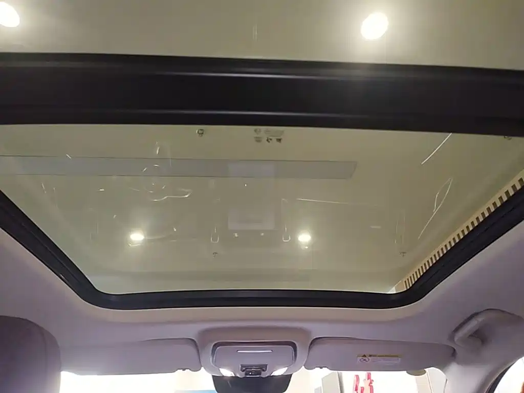 Hongqi Hongqi HS3 PHEV — миниатюра 18