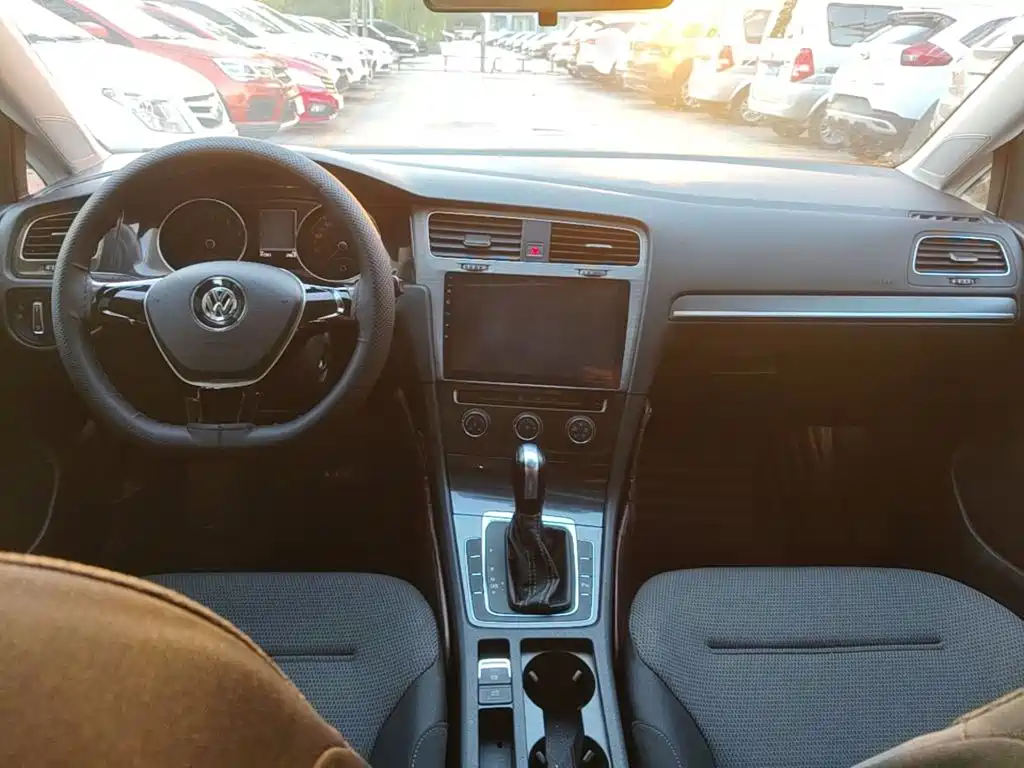 Volkswagen Golf — миниатюра 10