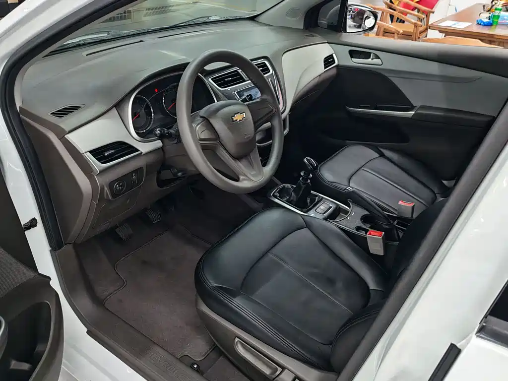 Chevrolet RV 2016 1.5L MT