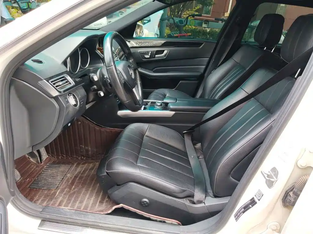 Mercedes-Benz E-Class — миниатюра 11