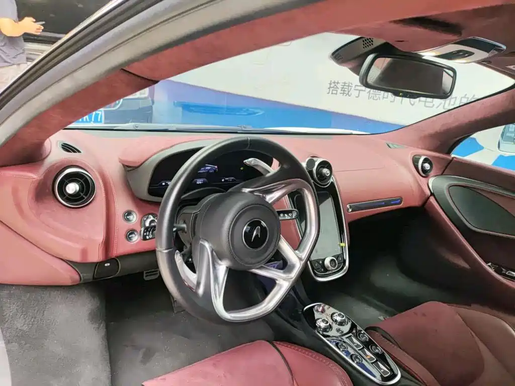 McLaren GT — миниатюра 12