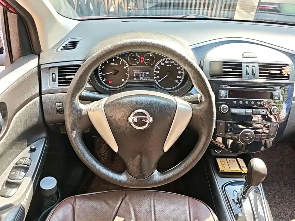 Nissan Tiida — миниатюра 11