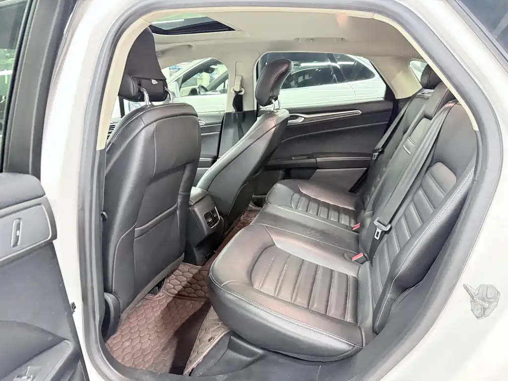 Ford Mondeo — миниатюра 5