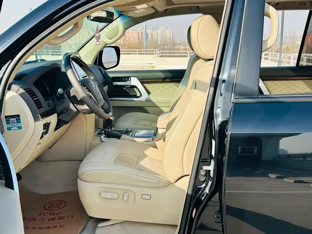 Toyota Land Cruiser 2019 4.0L AT