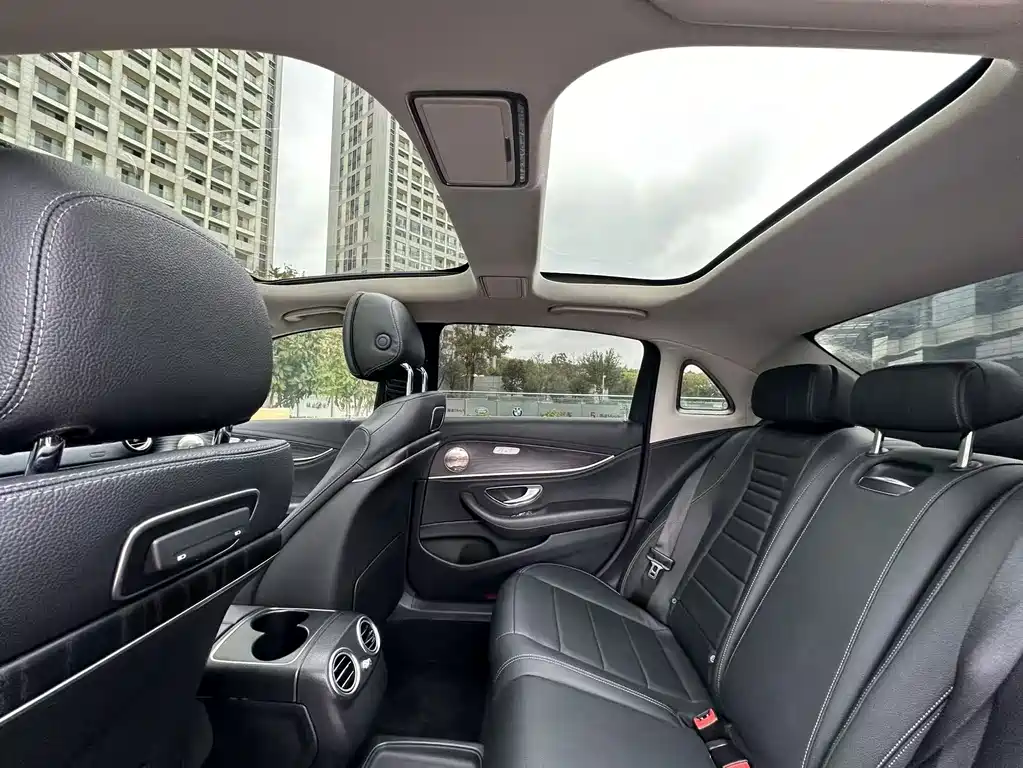 Mercedes-Benz E-Class — миниатюра 19
