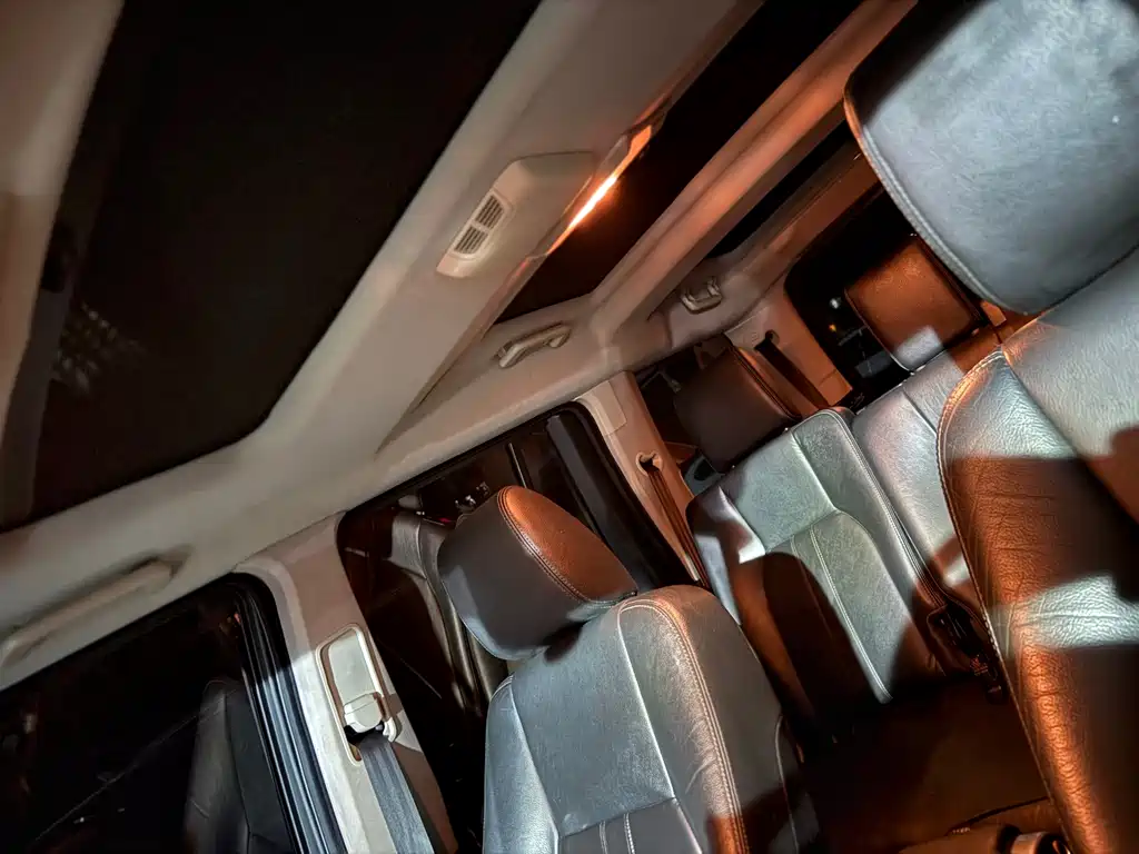 Land Rover Discovery — миниатюра 7