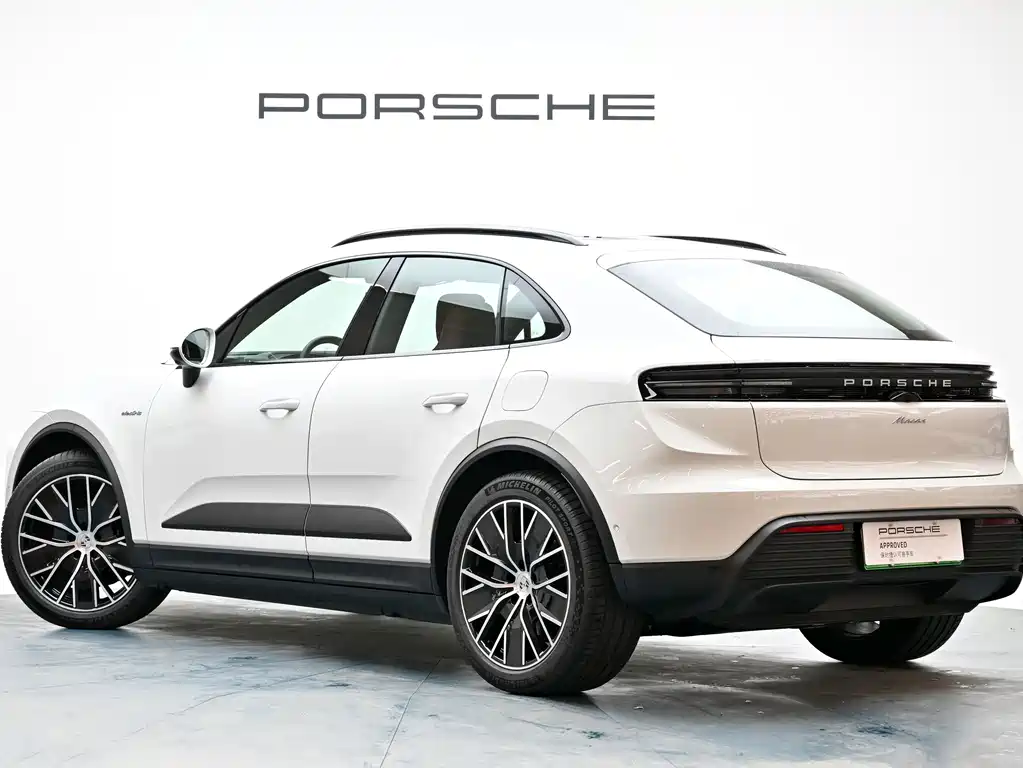Porsche Macan EV — миниатюра 15