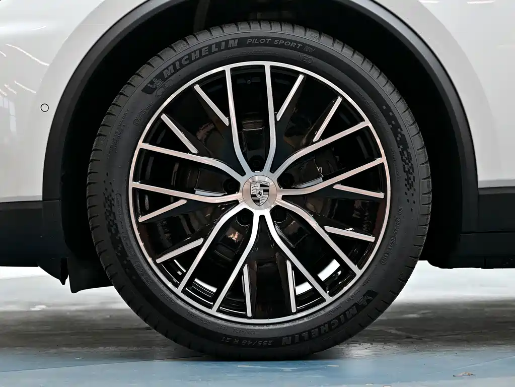 Porsche Macan EV — миниатюра 4