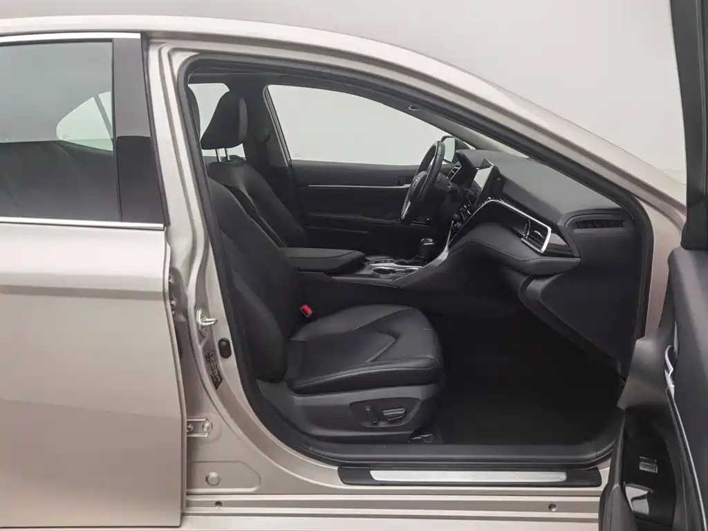Toyota Camry — миниатюра 23