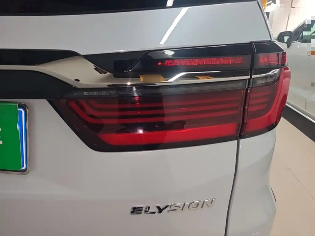 Honda Elysion — миниатюра 8