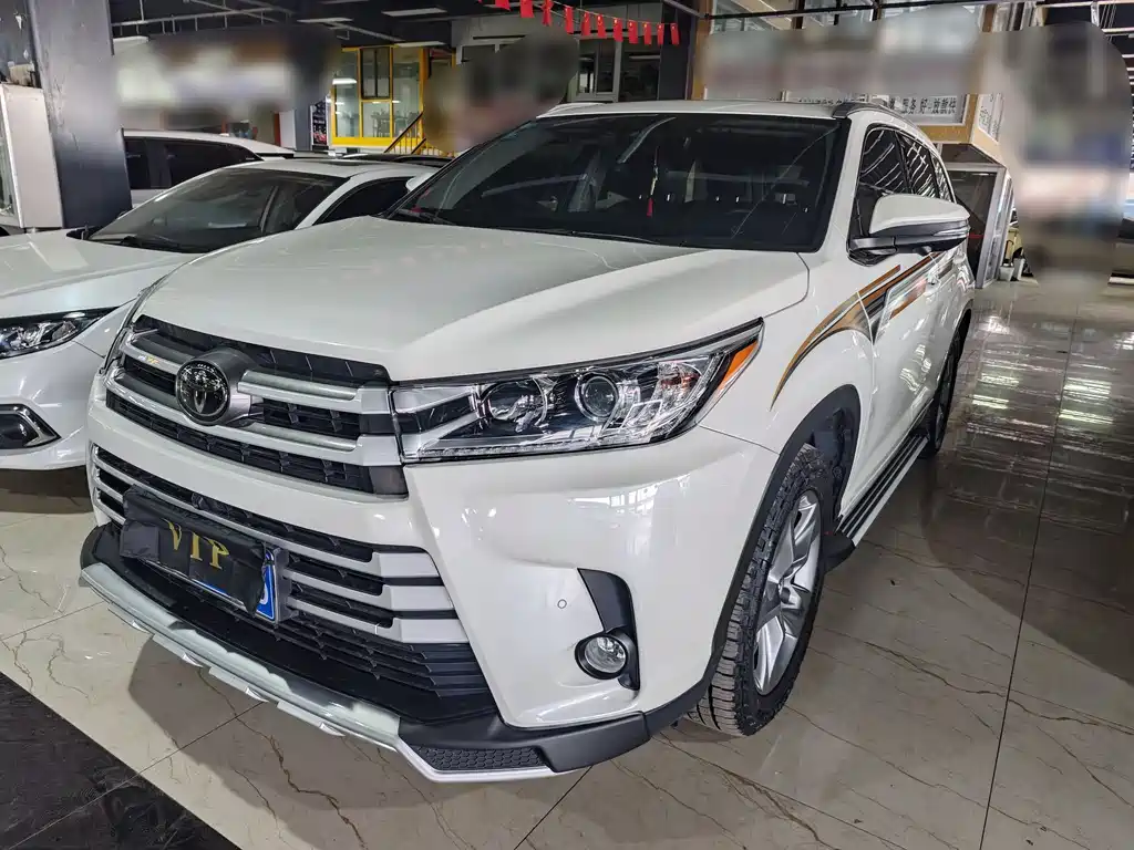 TOYOTA HIGHLANDER