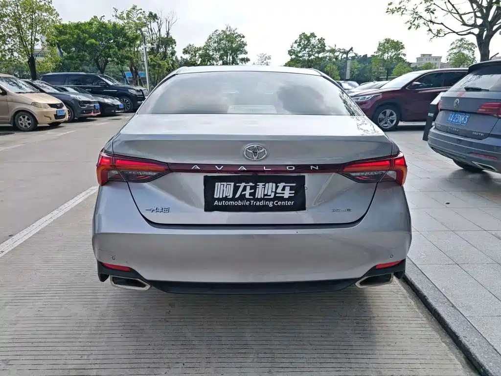 Toyota Avalon — миниатюра 9