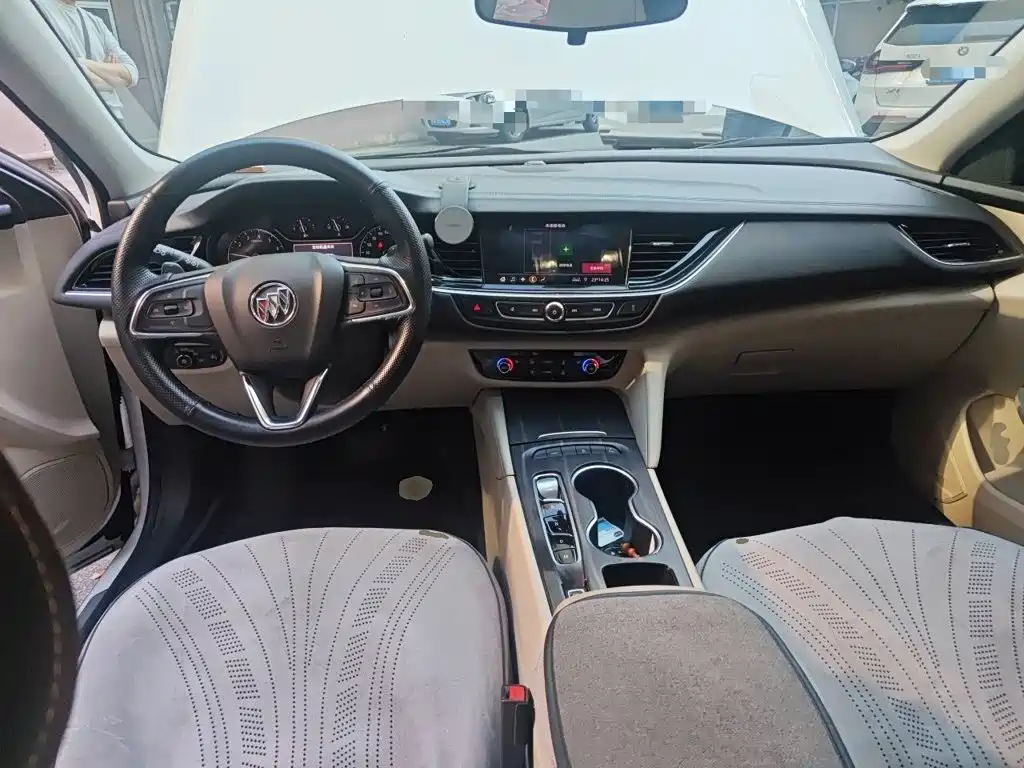 Buick Regal — миниатюра 10