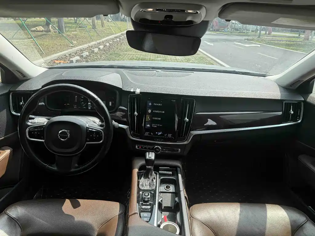 Volvo S90 2018 T4
