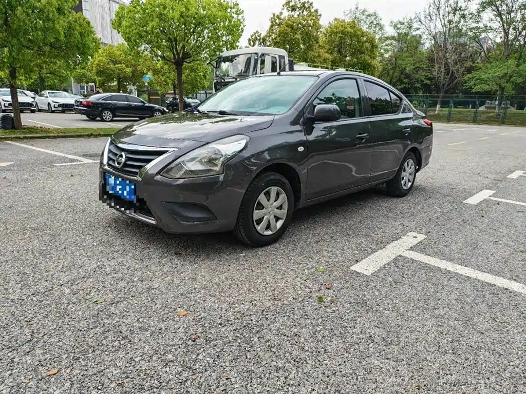 Купить Nissan Sunny