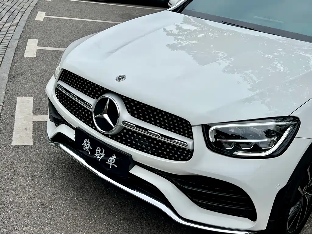 MERCEDES-BENZ GLC