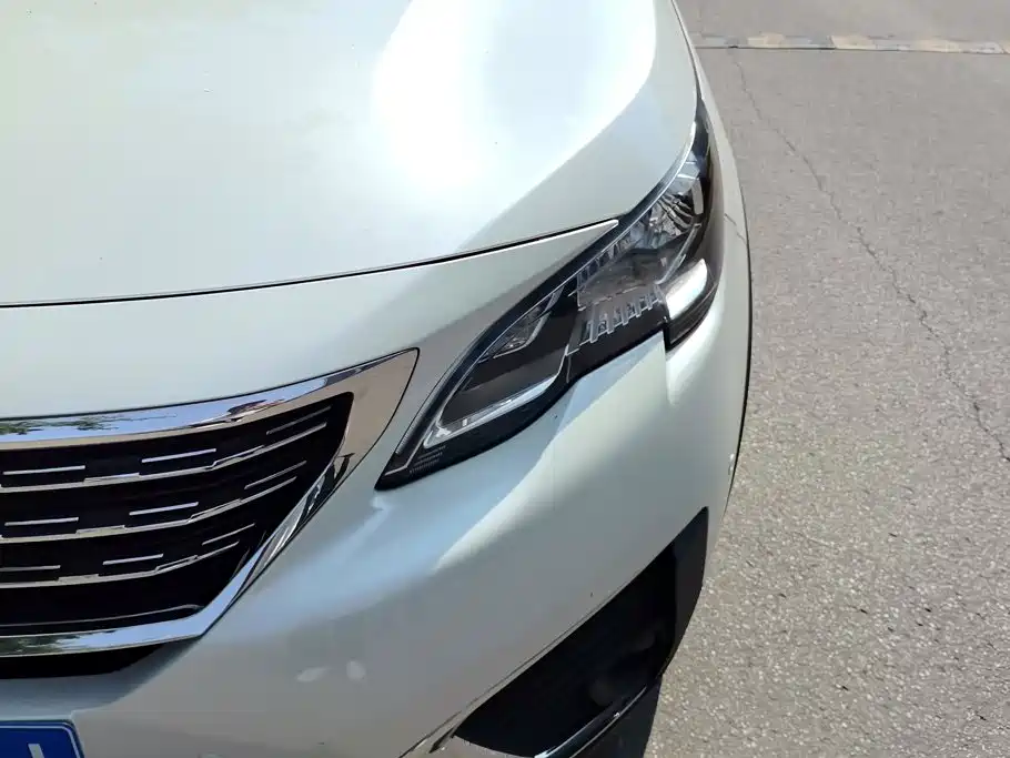 Peugeot 5008 — миниатюра 5
