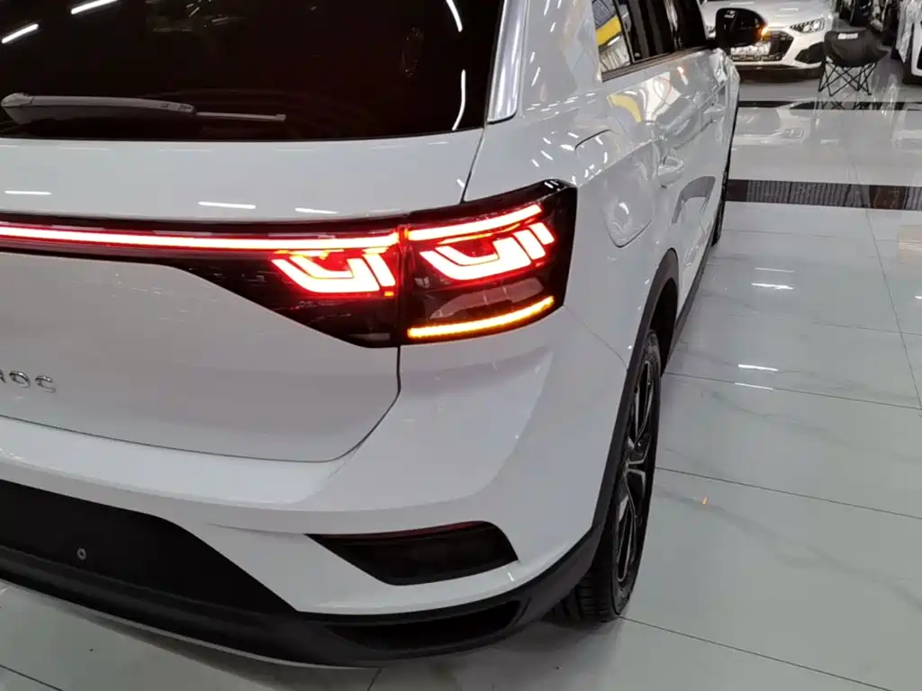 Volkswagen T-Roc — миниатюра 8