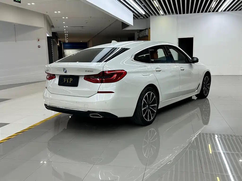 BMW 6 Series GT — миниатюра 6