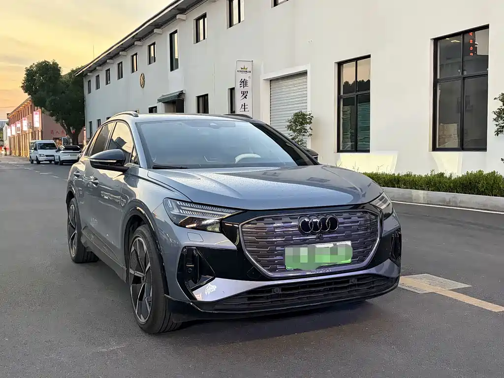 Audi Q4 e-tron — миниатюра 3