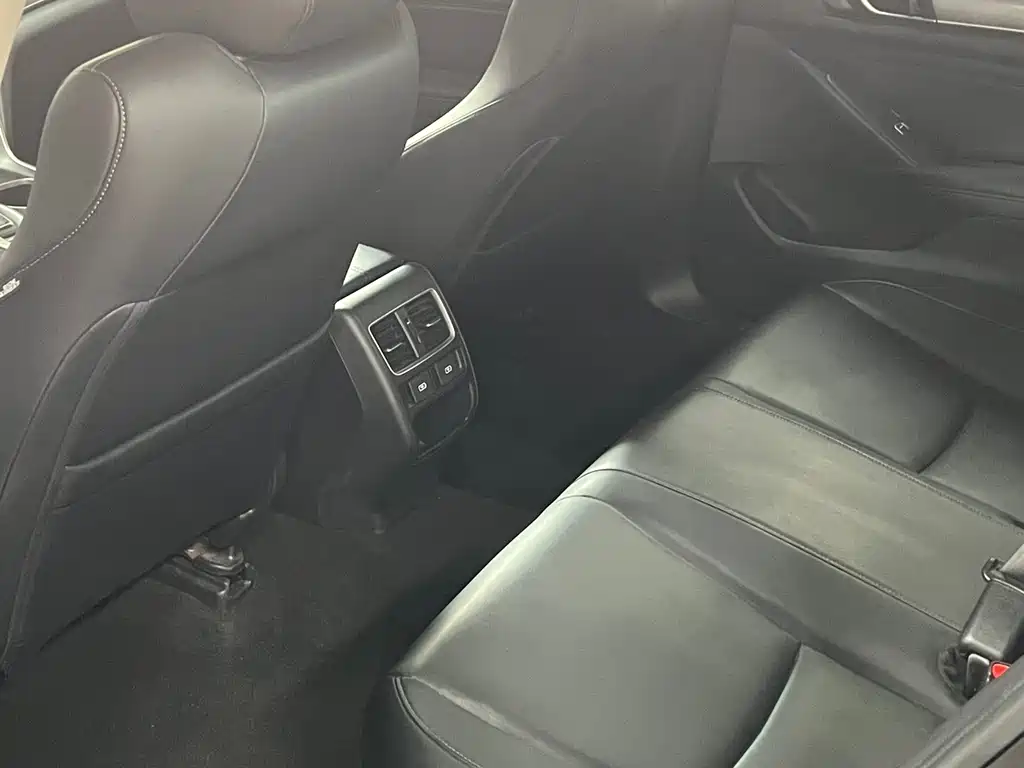 Honda Accord — миниатюра 8