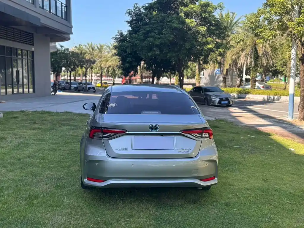 Toyota Corolla — миниатюра 4