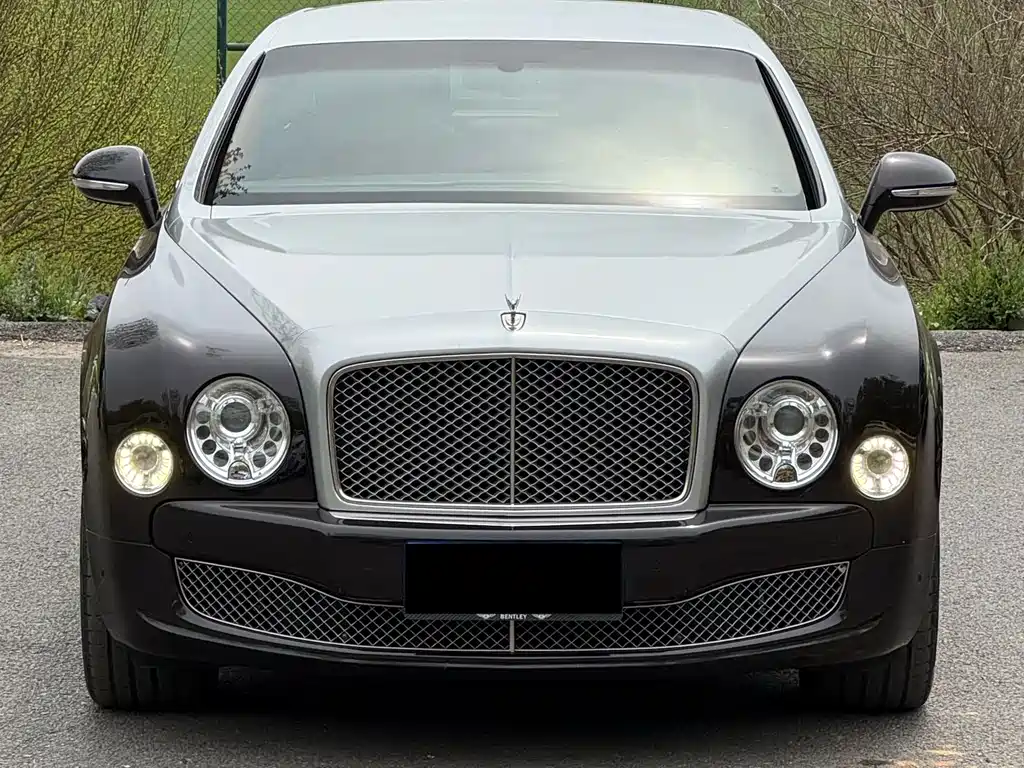 Bentley Mulsanne 6.8T Luxury Edition, фото 2