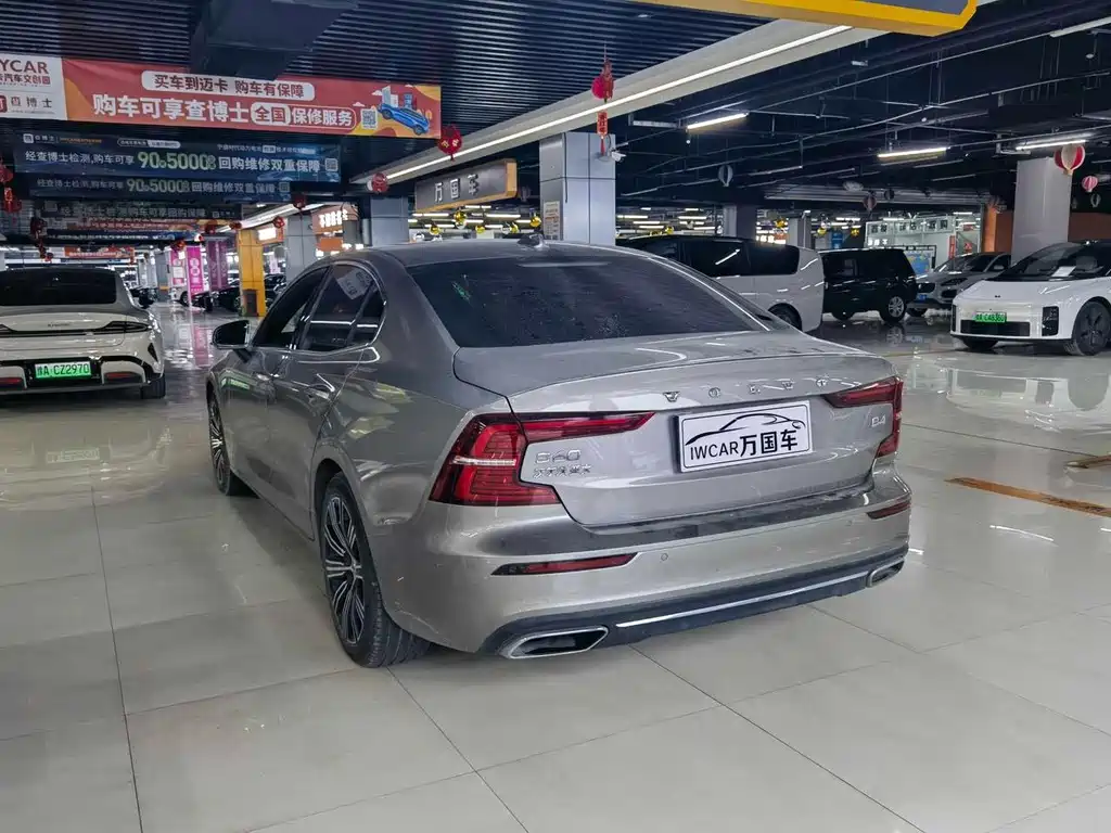 Volvo S60 2022 B4 Luxury