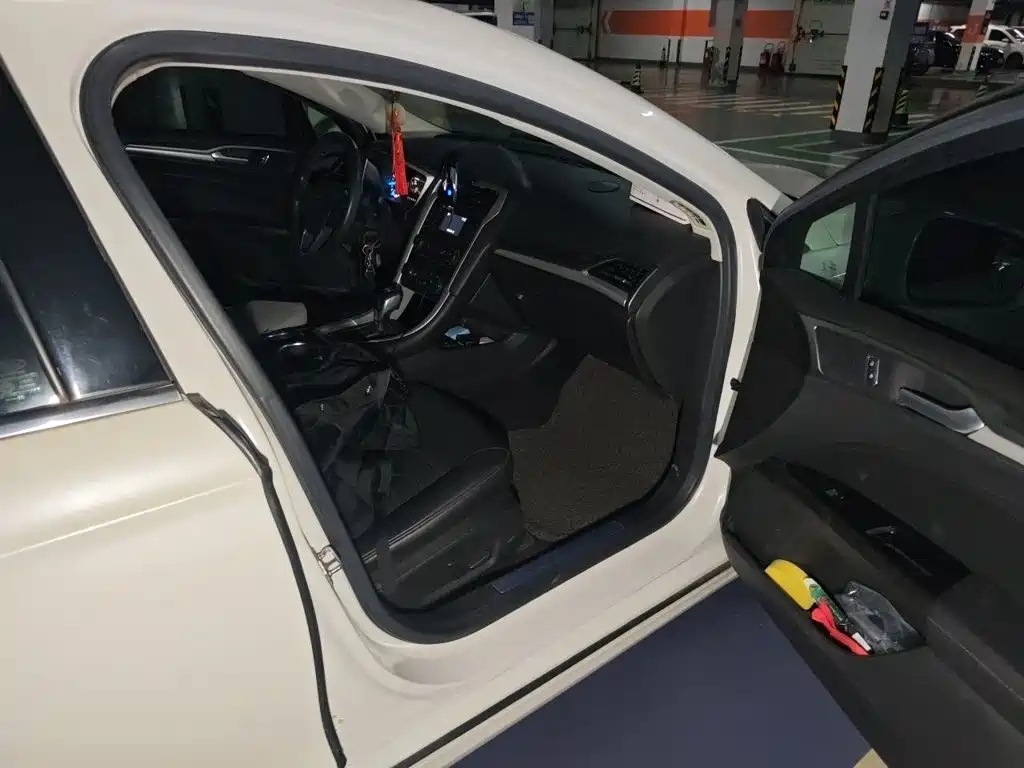 Ford Mondeo — миниатюра 18