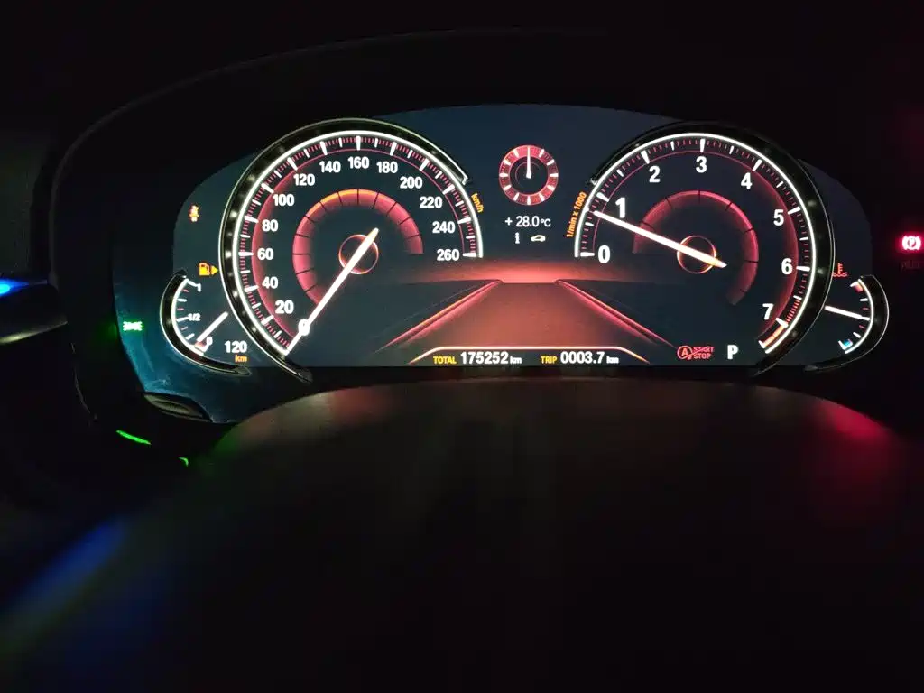 BMW 5 Series — миниатюра 5