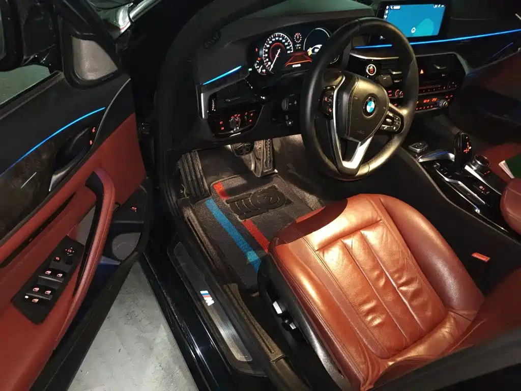 BMW 5 Series — миниатюра 14