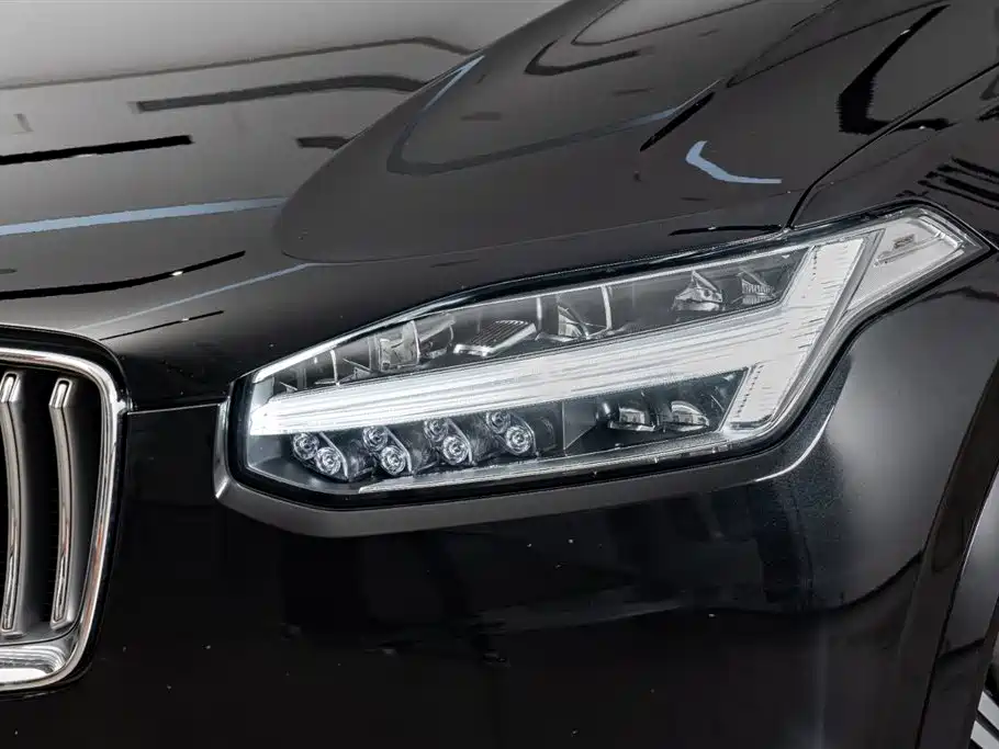 Volvo XC90 2022 B6 Luxury 7 мест