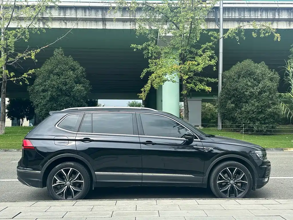 Volkswagen Tiguan L — миниатюра 7