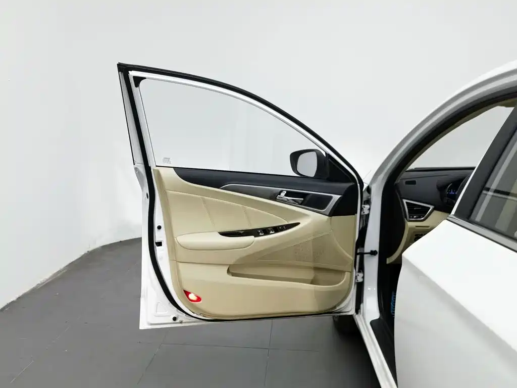 Changan Eado — миниатюра 8