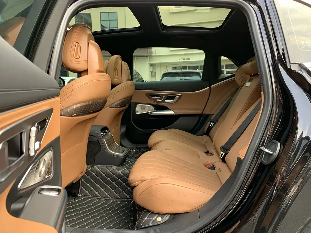 Mercedes-Benz E-Class — миниатюра 15