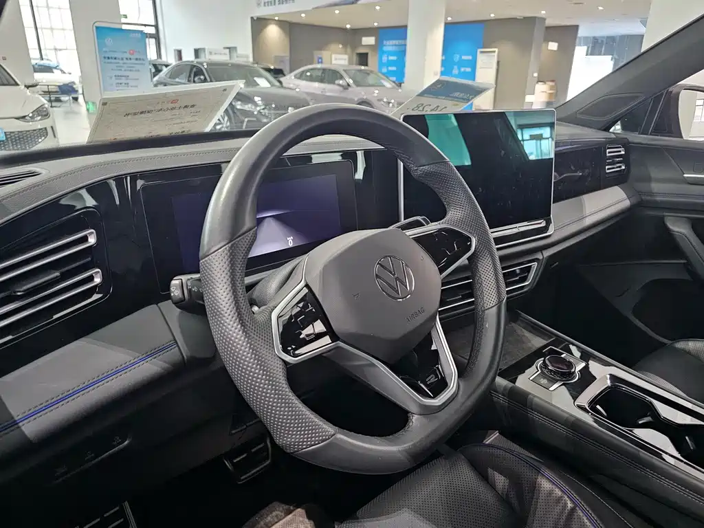 Volkswagen Tiguan L — миниатюра 8