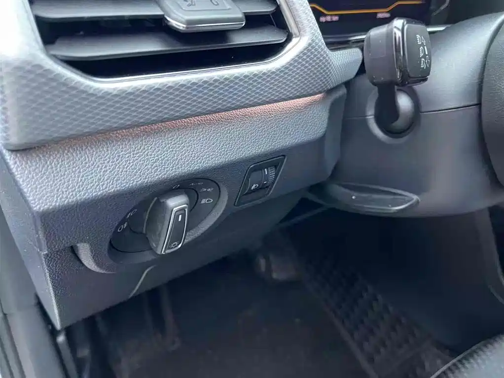 VOLKSWAGEN EXPLORING THE SHADOW