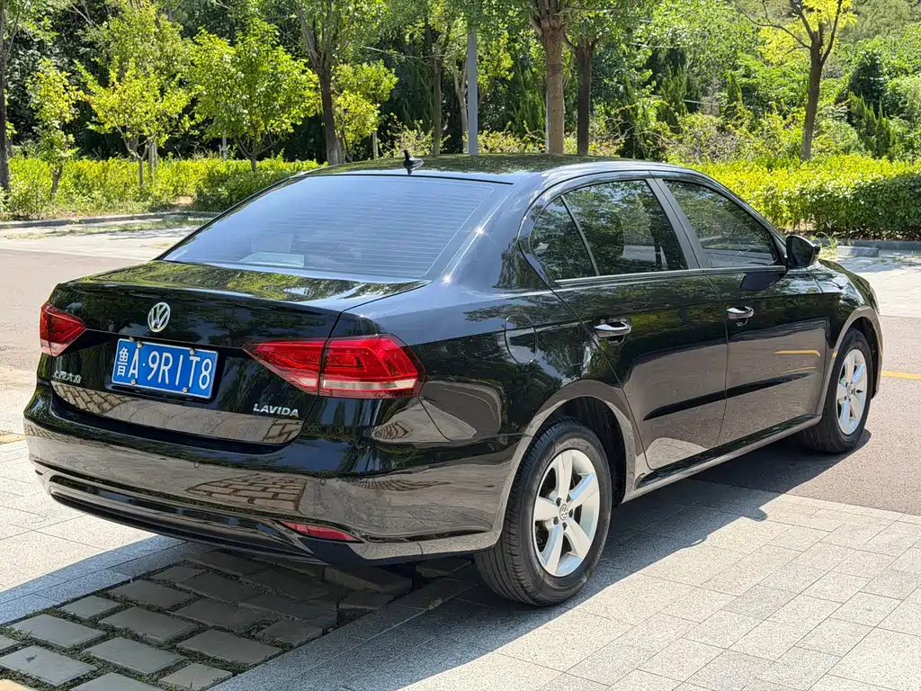 Volkswagen Lavida — миниатюра 6