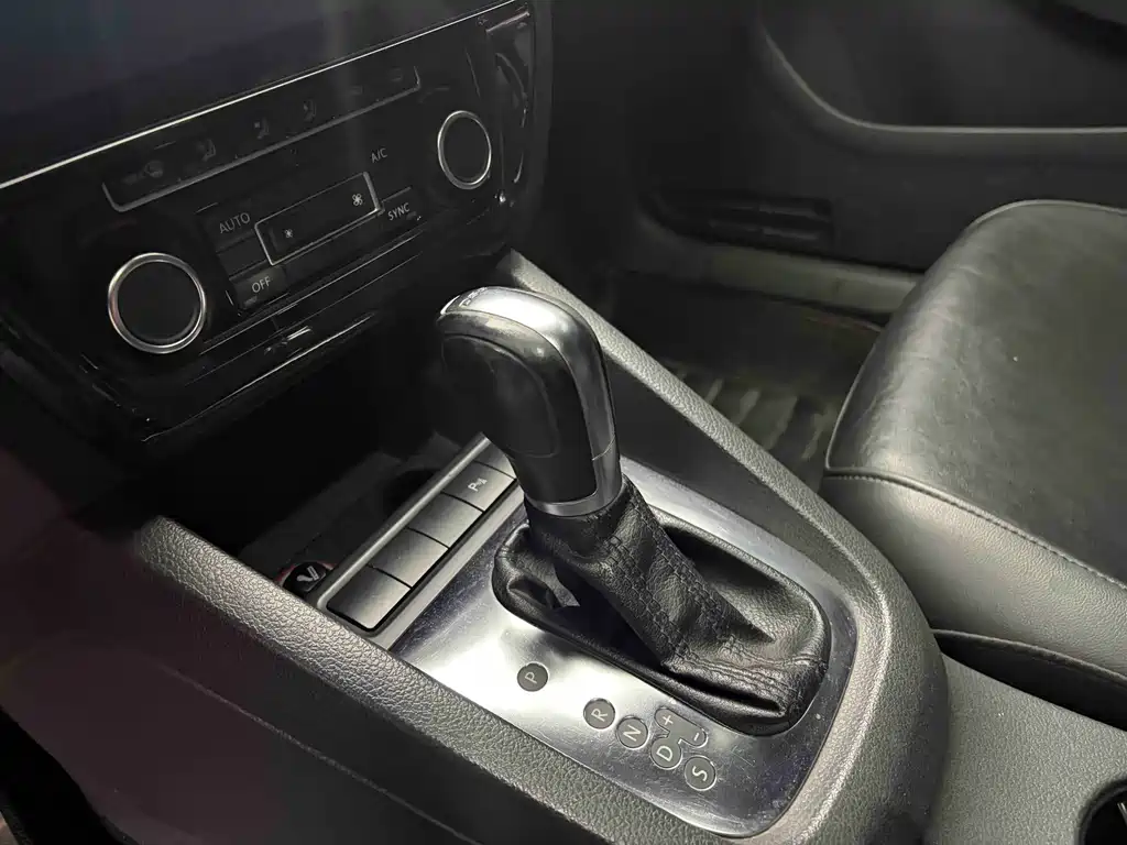 Volkswagen Sagitar — миниатюра 13