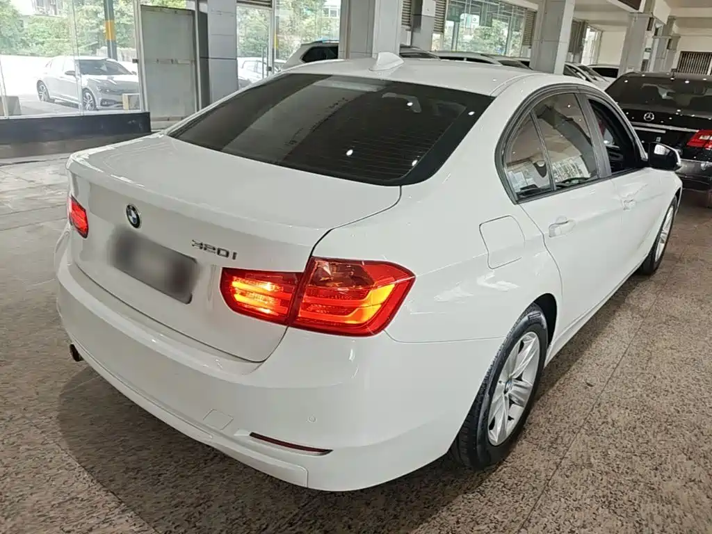 BMW 3 Series — миниатюра 7