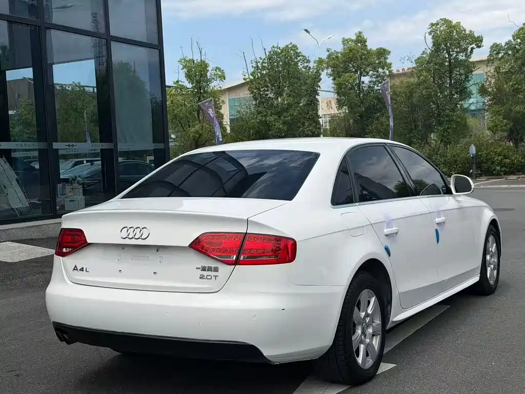 Audi A4L — миниатюра 4