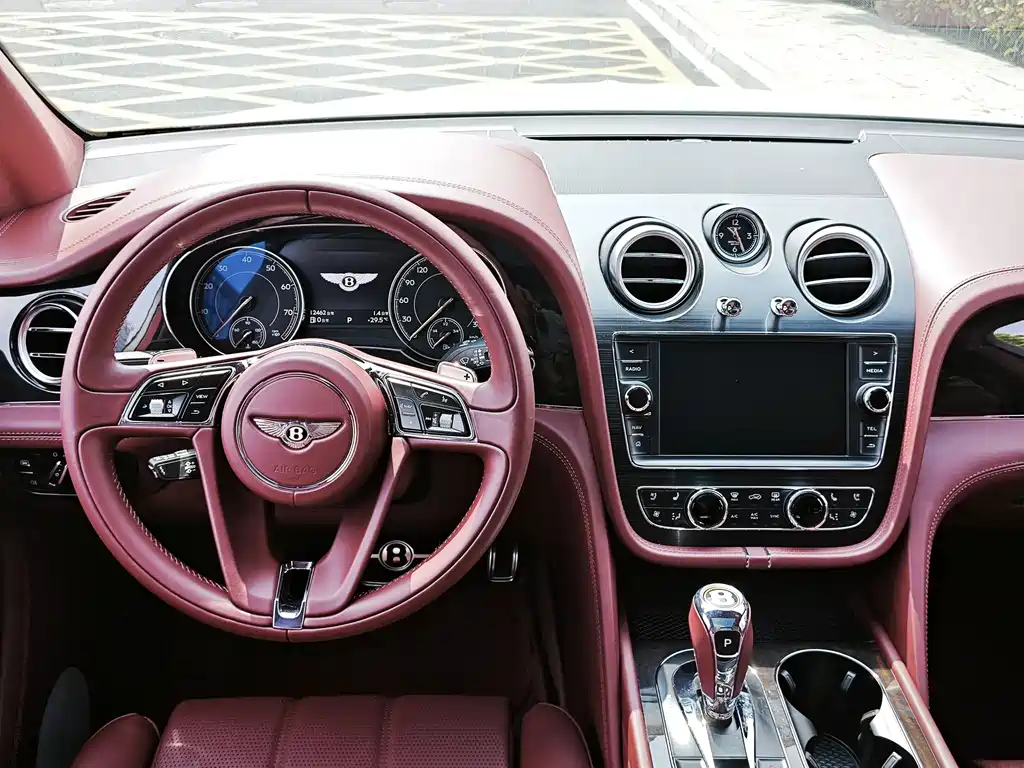 Bentley Bentayga — миниатюра 10