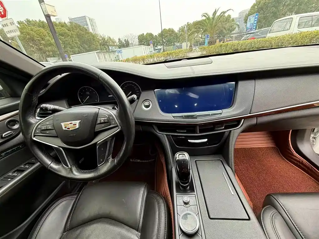 CADILLAC CT6