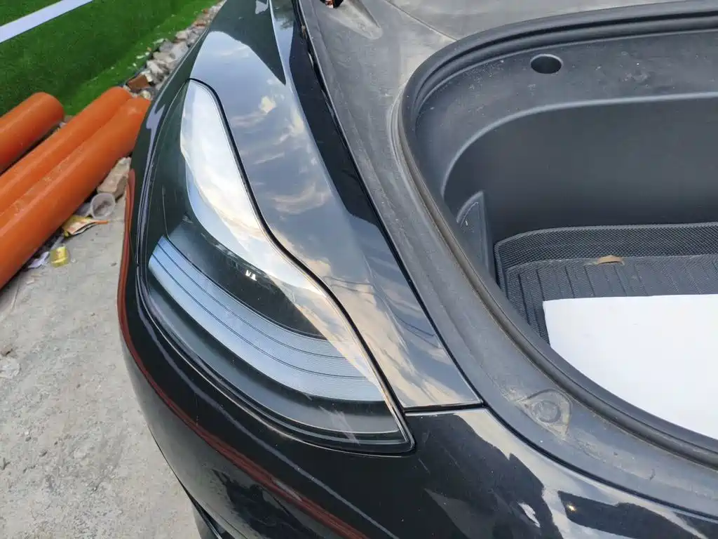 Tesla Model 3 — миниатюра 7