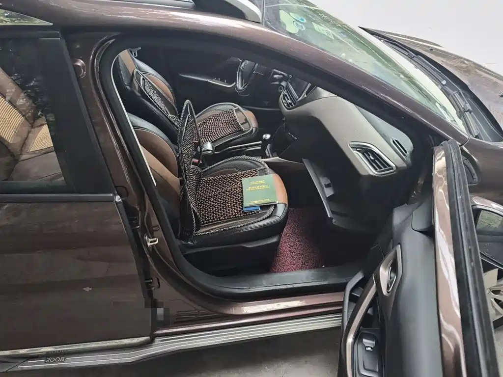 Peugeot 2008 — миниатюра 19