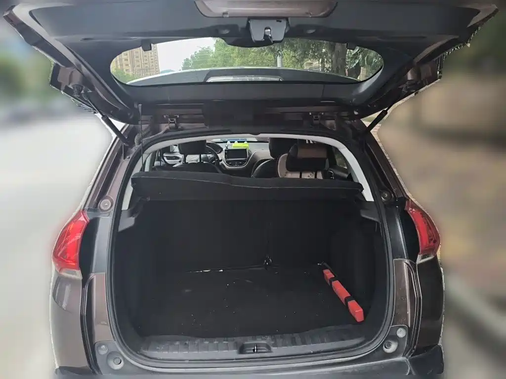 Peugeot 2008 — миниатюра 15