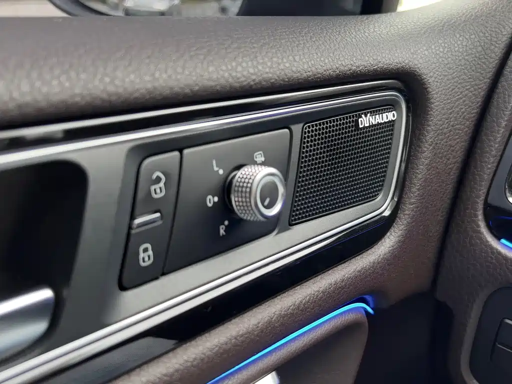 Volkswagen Touareg — миниатюра 10