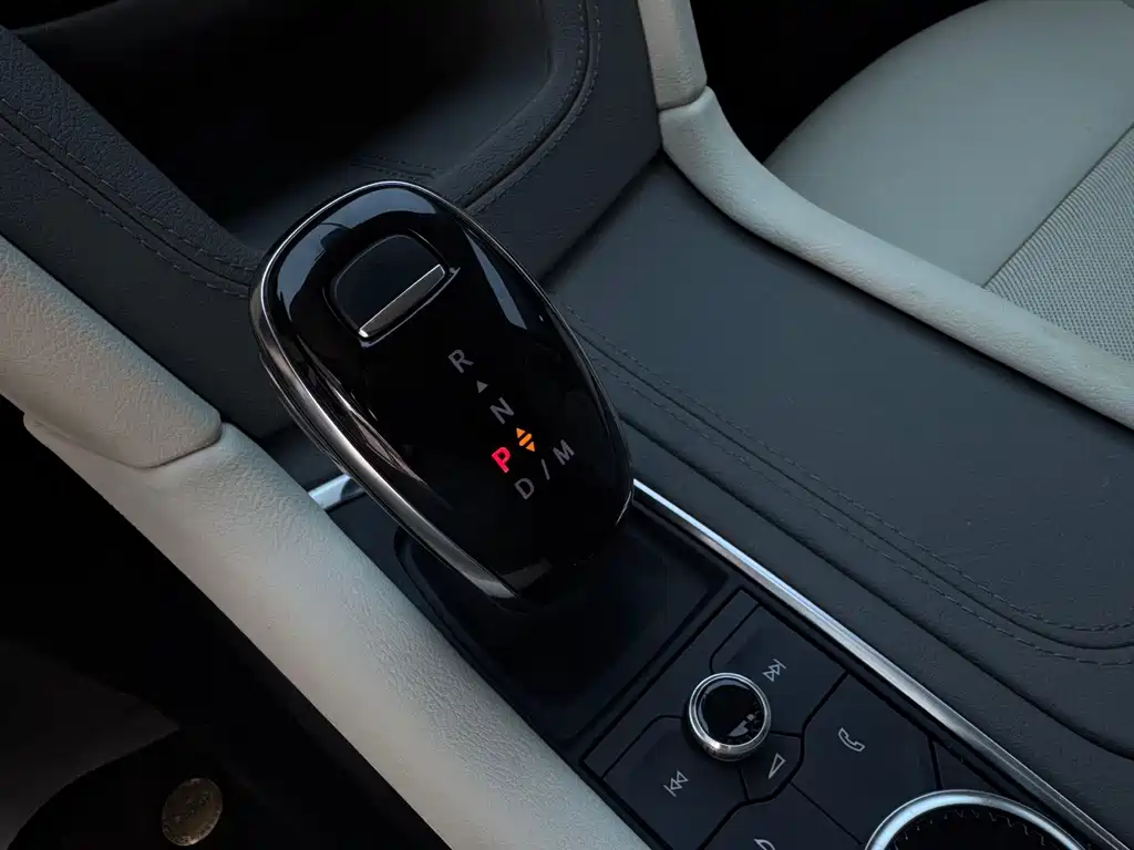 Cadillac XT6 — миниатюра 11