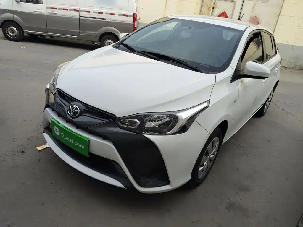 Toyota Yaris L — миниатюра 2