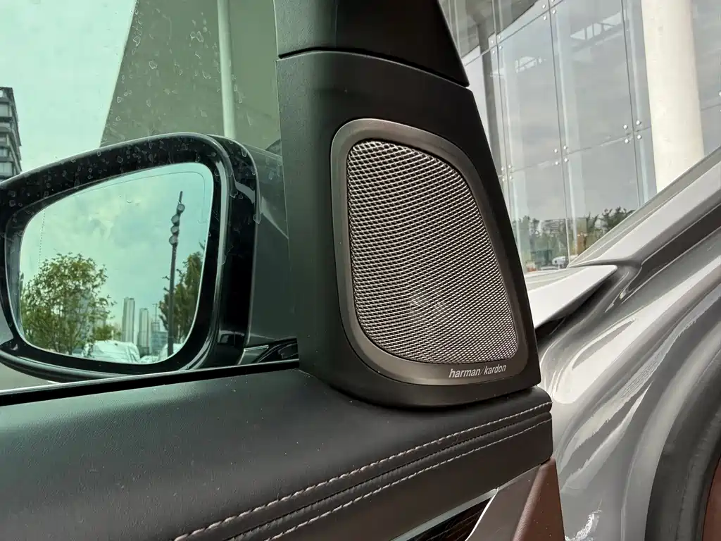 BMW 7 Series — миниатюра 15